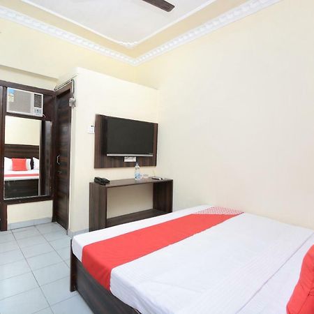 Oyo 28179 Ambay Guest House Jalandhar Exterior foto