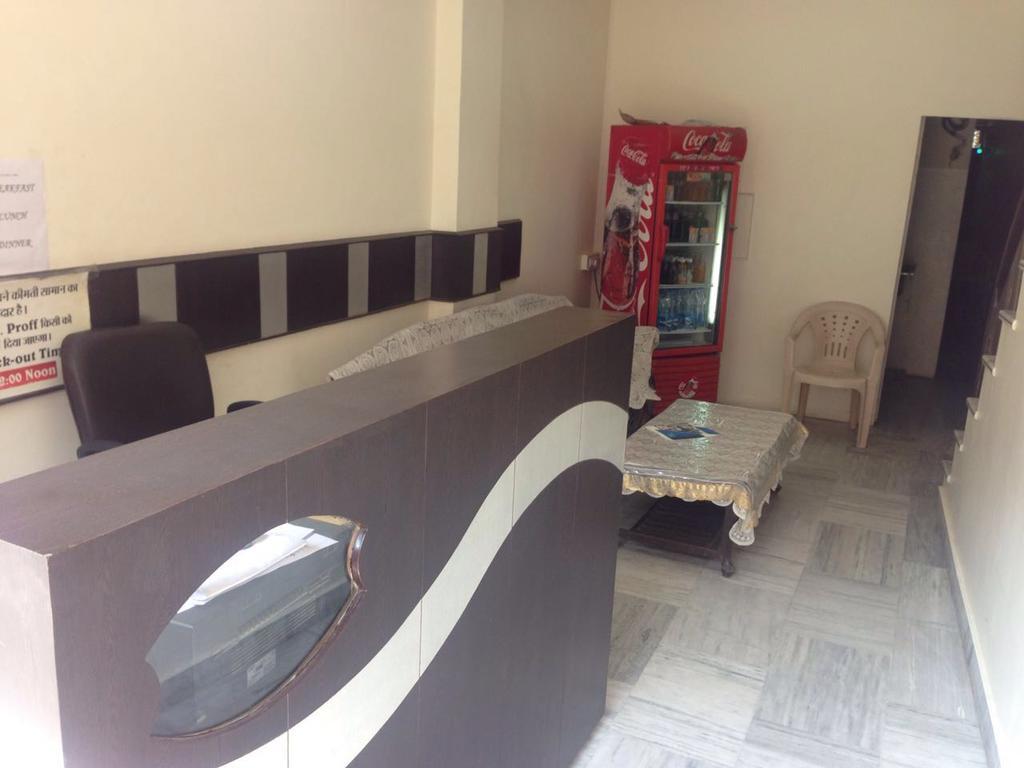 Oyo 28179 Ambay Guest House Jalandhar Exterior foto