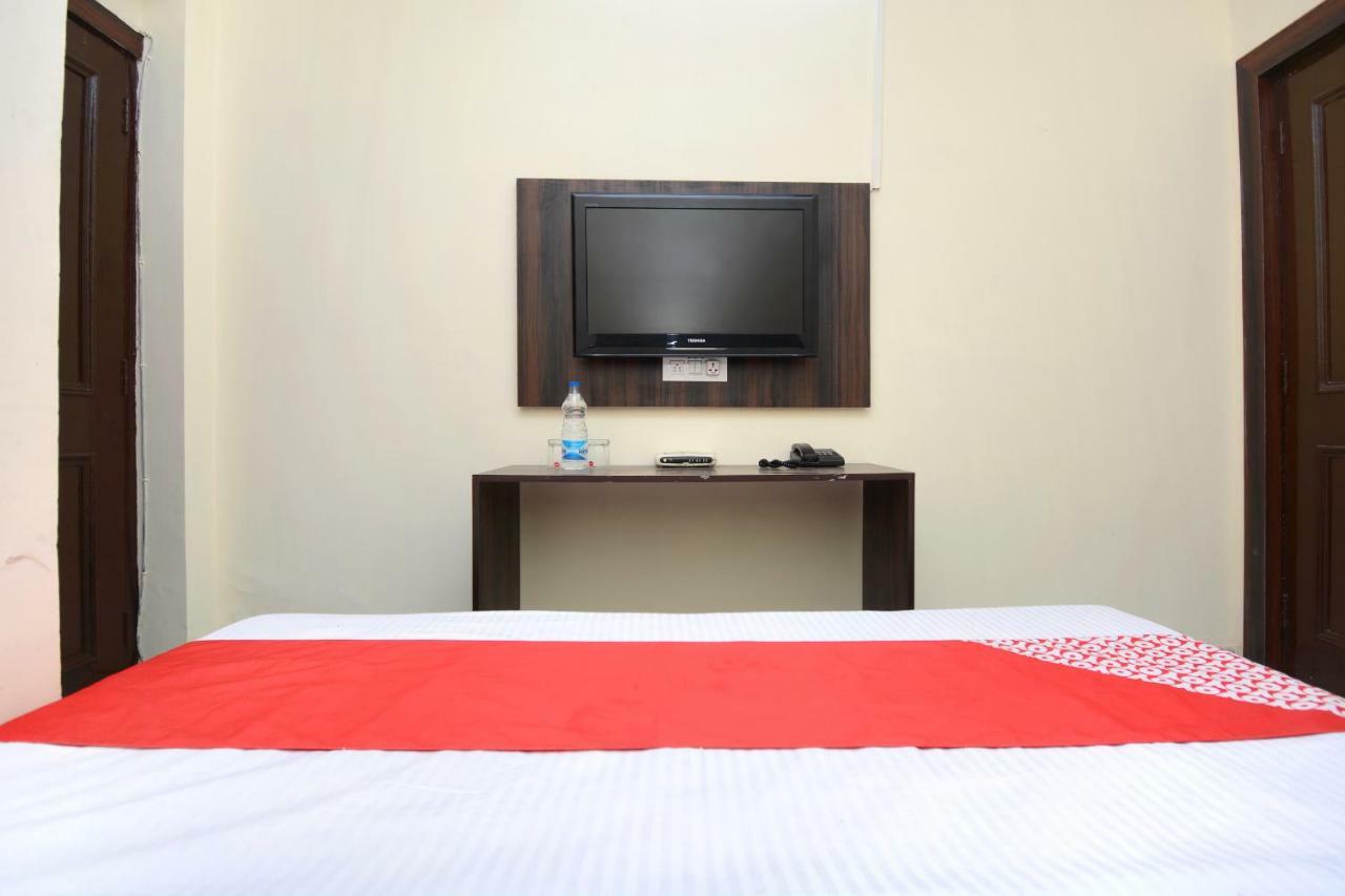 Oyo 28179 Ambay Guest House Jalandhar Exterior foto